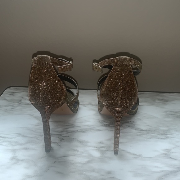 Gold heel, size 9, like new condition, - Picture 4 of 6